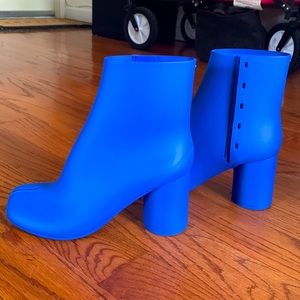 Margiela rubber tabis in blue, size 40, worn three times